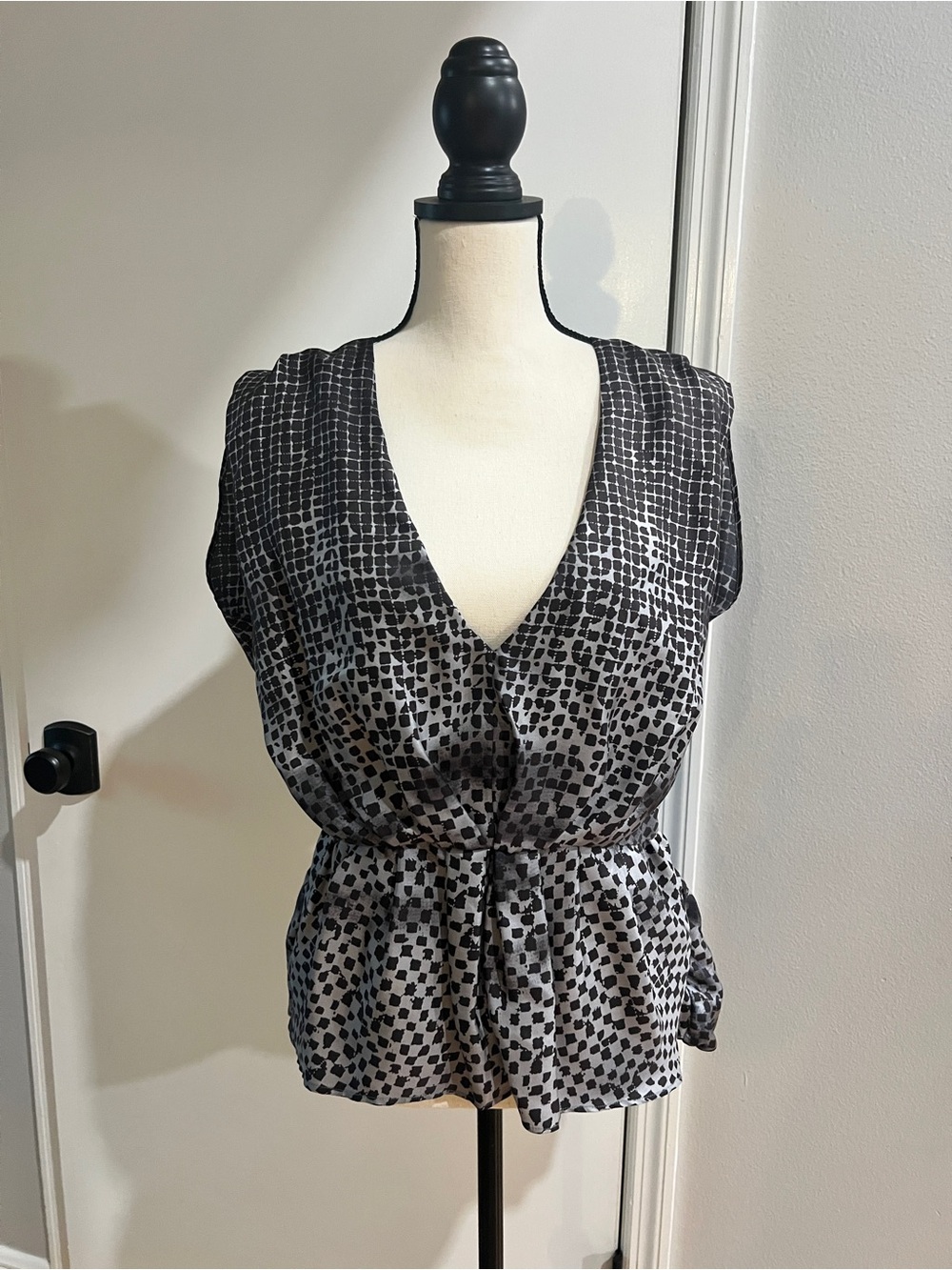 🖤 Alexander McQueen Silk Peplum Top 🩶